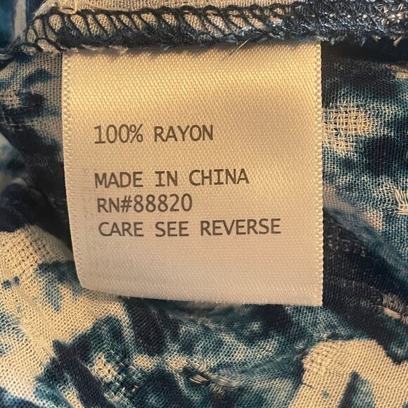 Haute Hippie V-Neck Smocked Top Womens Medium Blue White Boho Damask Blouse - Picture 6 of 9